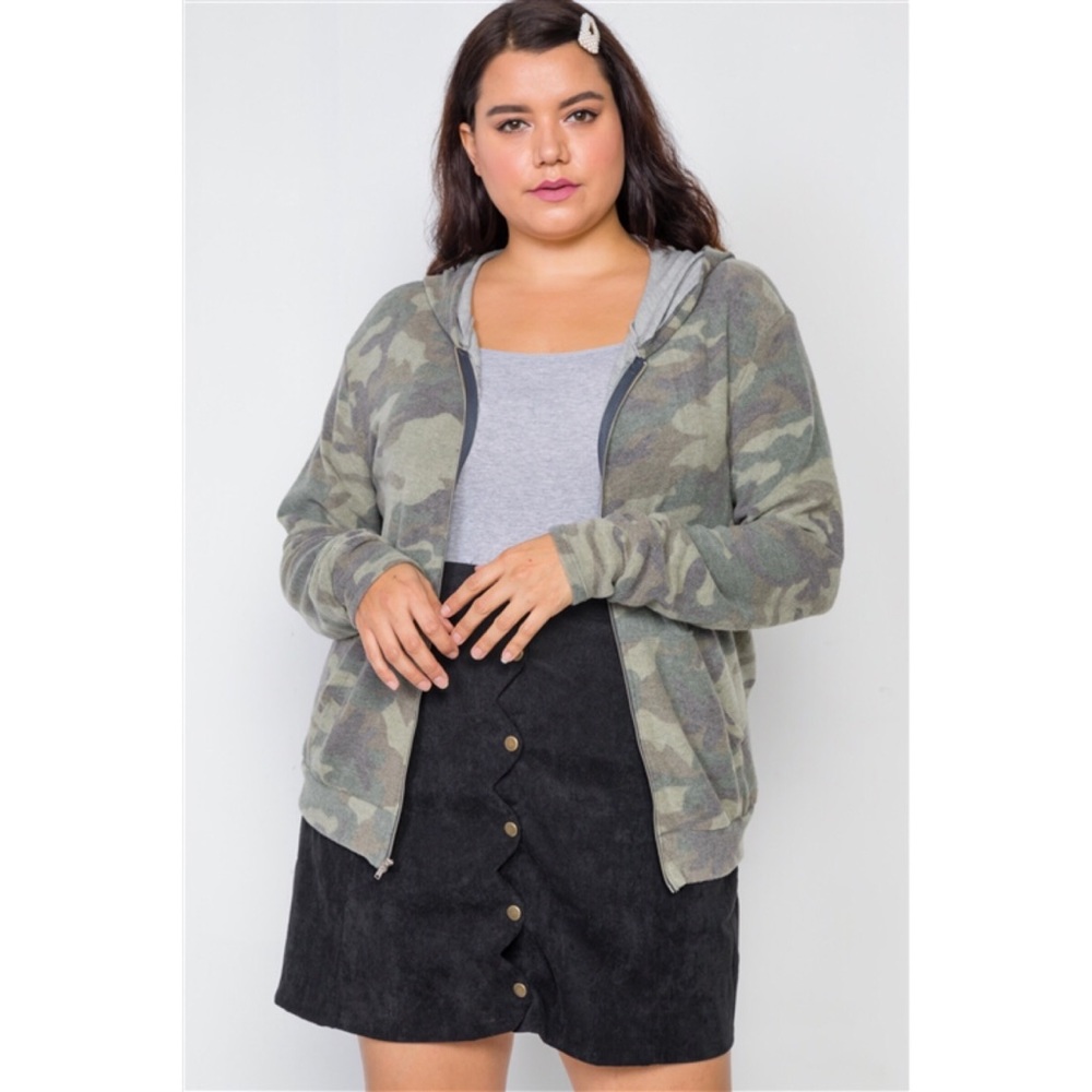 PLUS SIZE SOFT CAMO ZIP-UP KNIT HOODED SWEATER